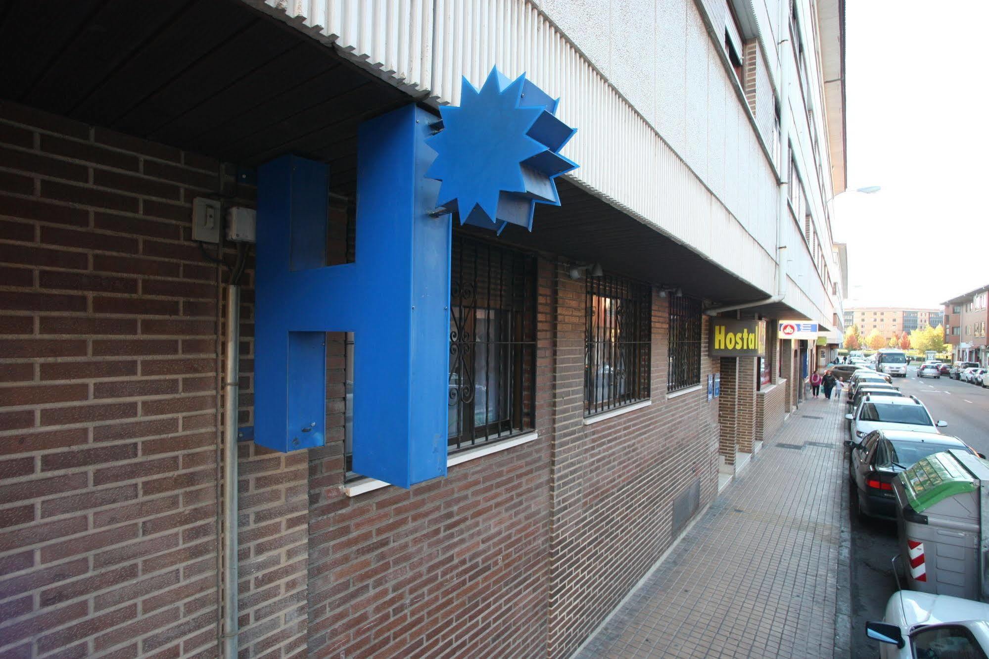Hostal Caballeros Soria Exterior photo