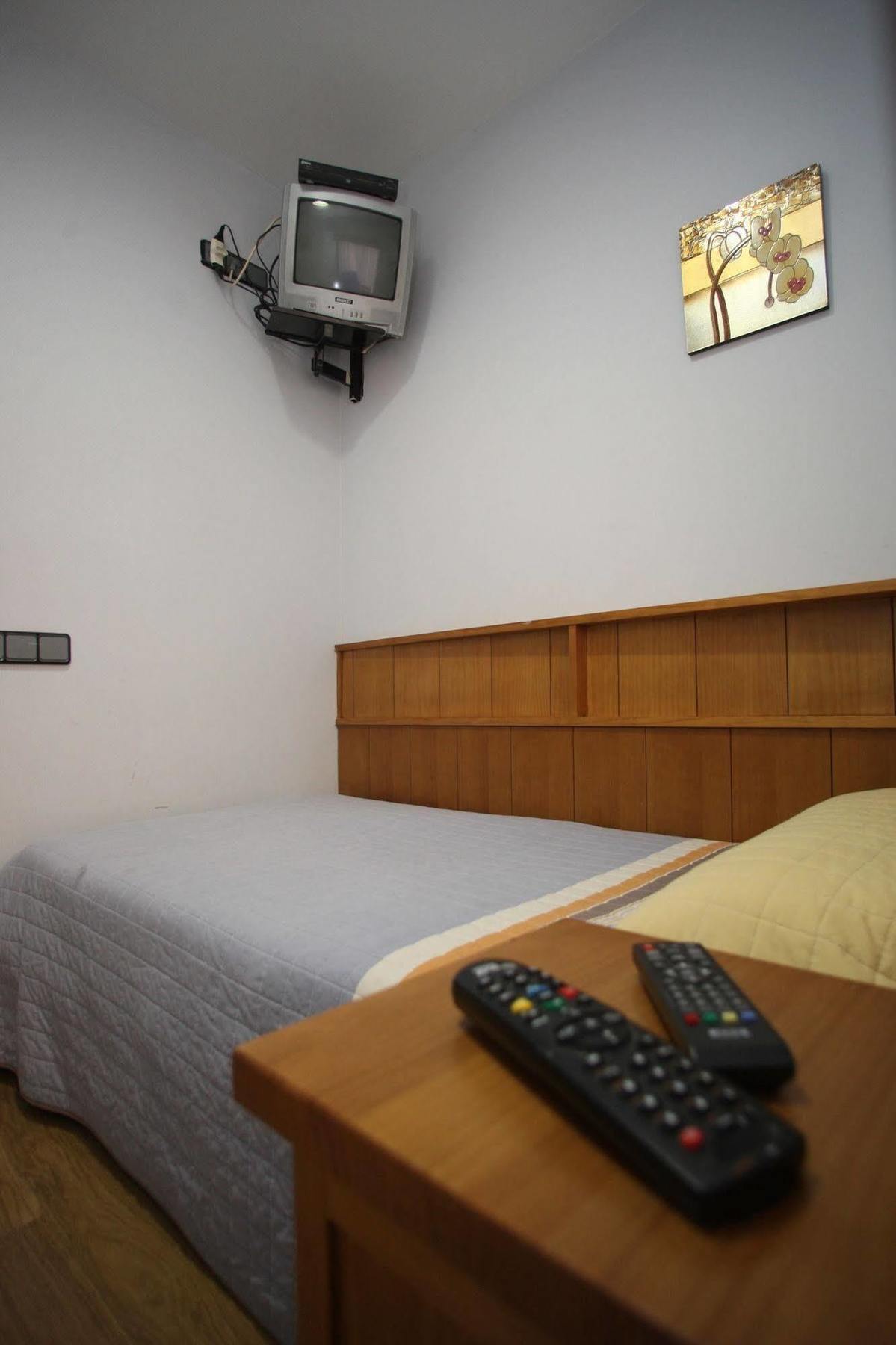 Hostal Caballeros Soria Exterior photo