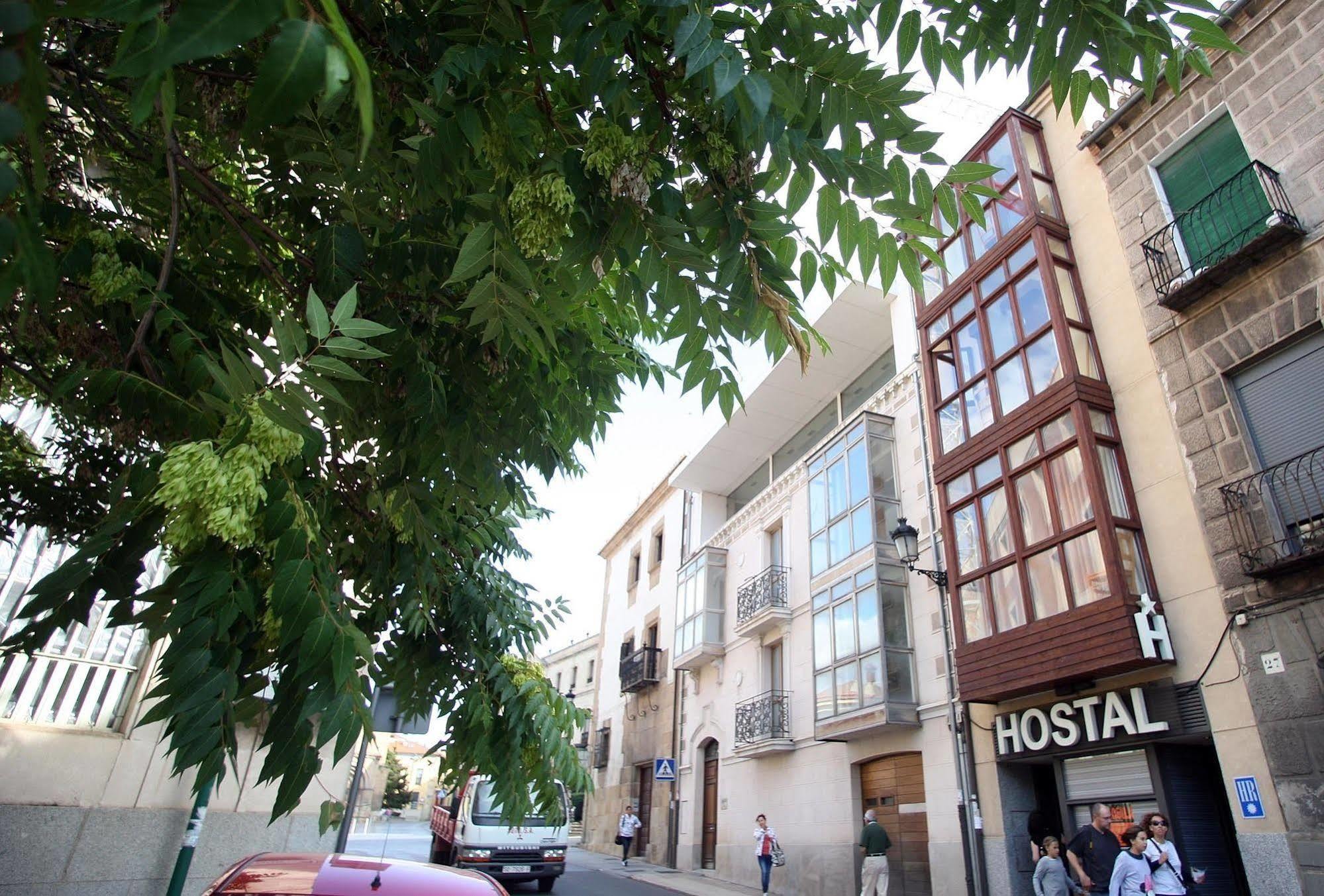 Hostal Caballeros Soria Exterior photo