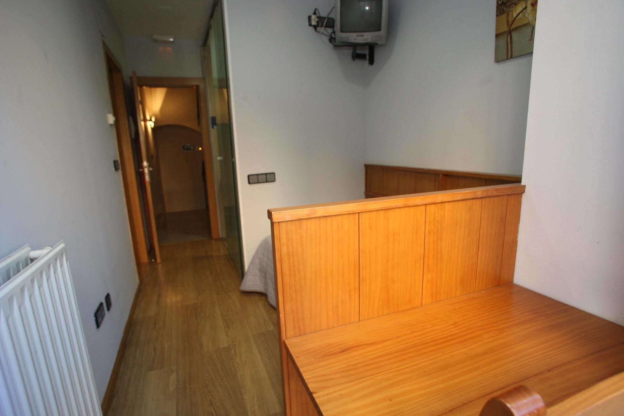 Hostal Caballeros Soria Exterior photo